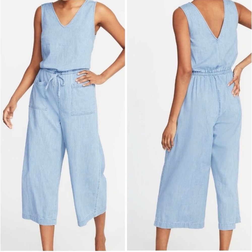 Old Navy V-Neck Utility Jumpsuit Size M